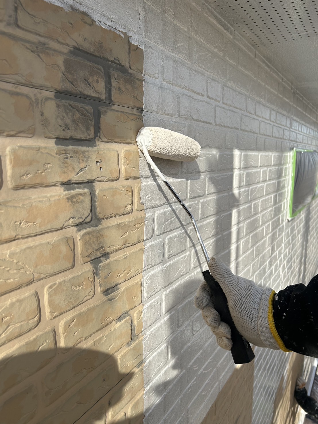 下塗りの作業風景