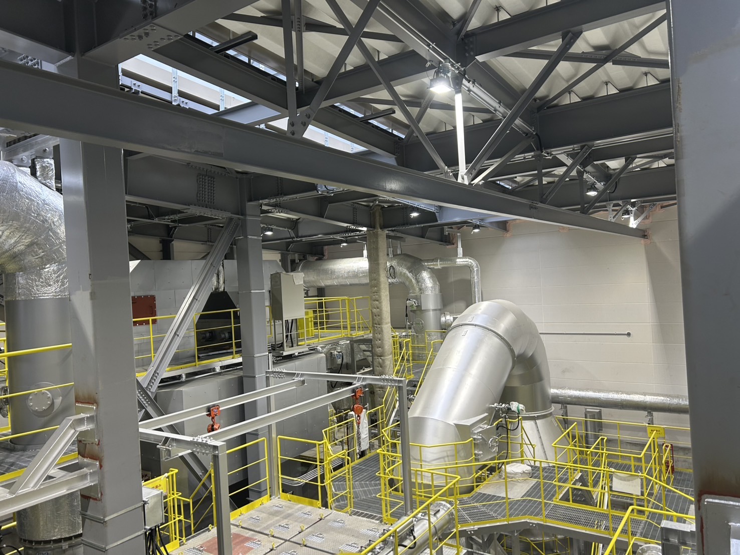 ゴミ処理場：手摺・鉄骨塗装の施工事例